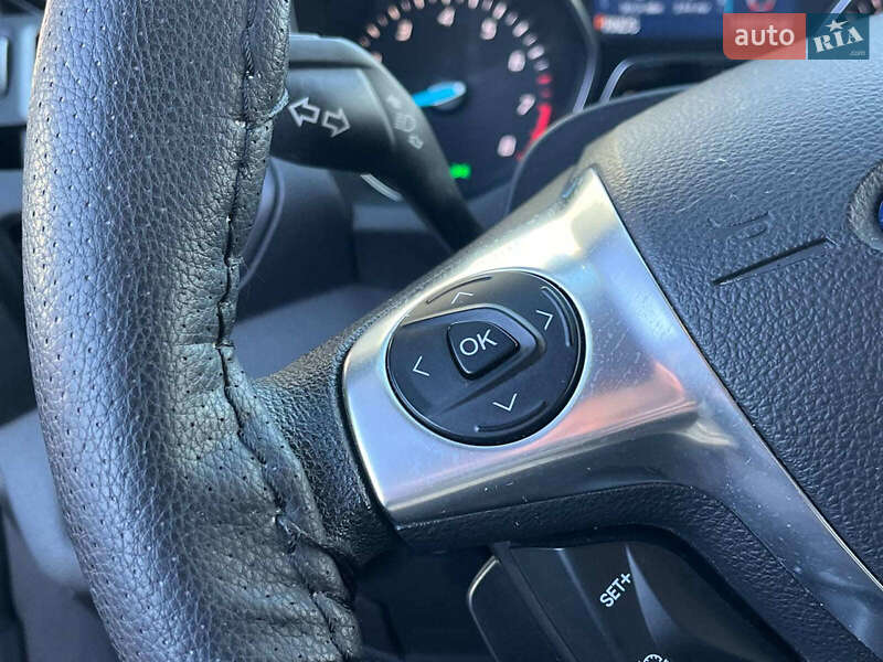 Позашляховик / Кросовер Ford Escape 2015 в Львові фото 27 Позашляховик / Кросовер Ford Escape 2015 в Львові