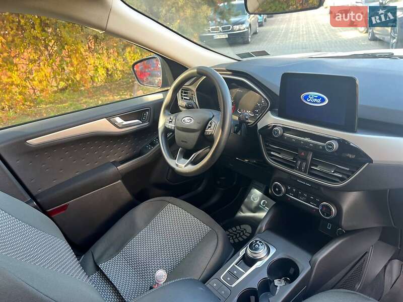 Позашляховик / Кросовер Ford Escape 2020 в Чернівцях