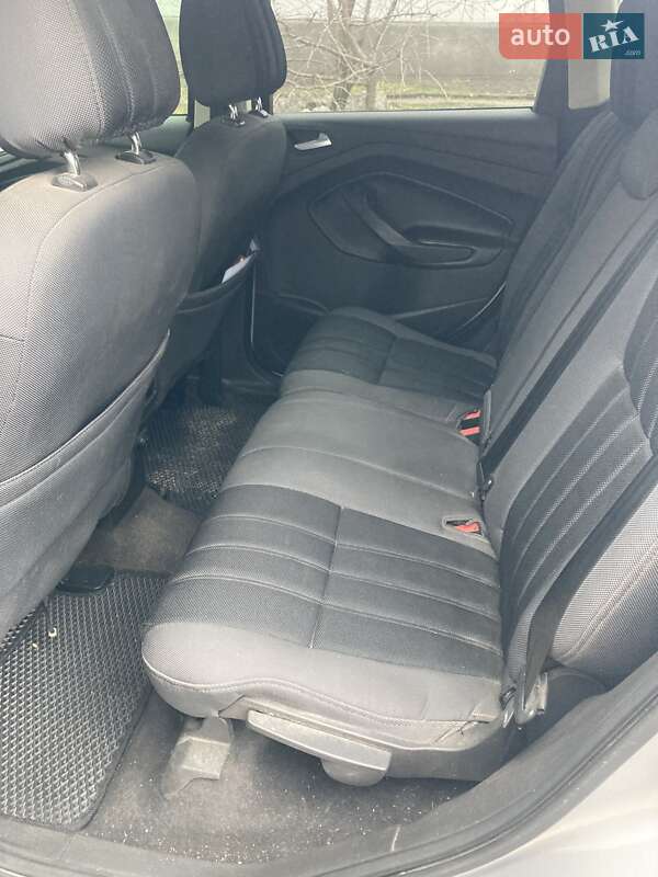 Внедорожник / Кроссовер Ford Escape 2015 в Днепре