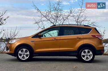 Позашляховик / Кросовер Ford Escape 2015 в 