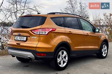 Позашляховик / Кросовер Ford Escape 2015 в 