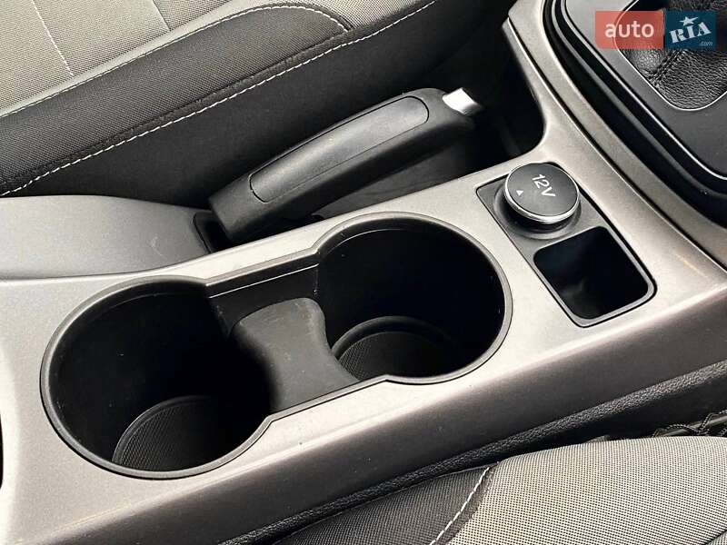 Внедорожник / Кроссовер Ford Escape 2015 в Днепре фото 34 Внедорожник / Кроссовер Ford Escape 2015 в Днепре