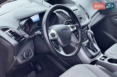 Позашляховик / Кросовер Ford Escape 2015 в 
