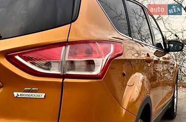 Позашляховик / Кросовер Ford Escape 2015 в 