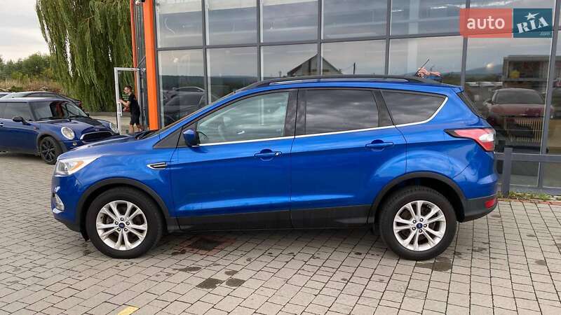 Позашляховик / Кросовер Ford Escape 2017 в Ужгороді