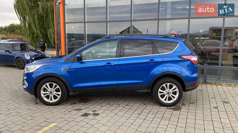 Позашляховик / Кросовер Ford Escape 2017 в Ужгороді
