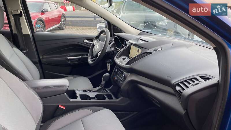 Позашляховик / Кросовер Ford Escape 2017 в Ужгороді