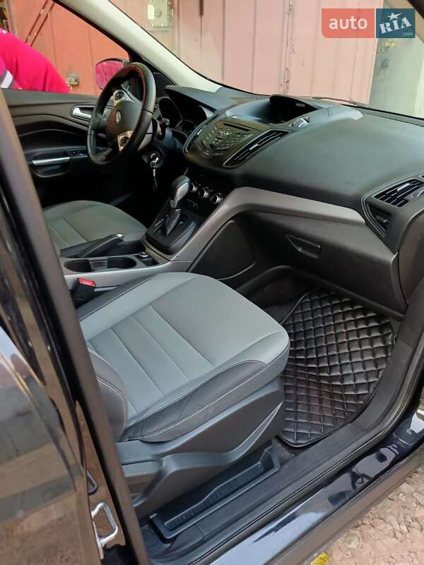 Внедорожник / Кроссовер Ford Escape 2015 в Чернигове