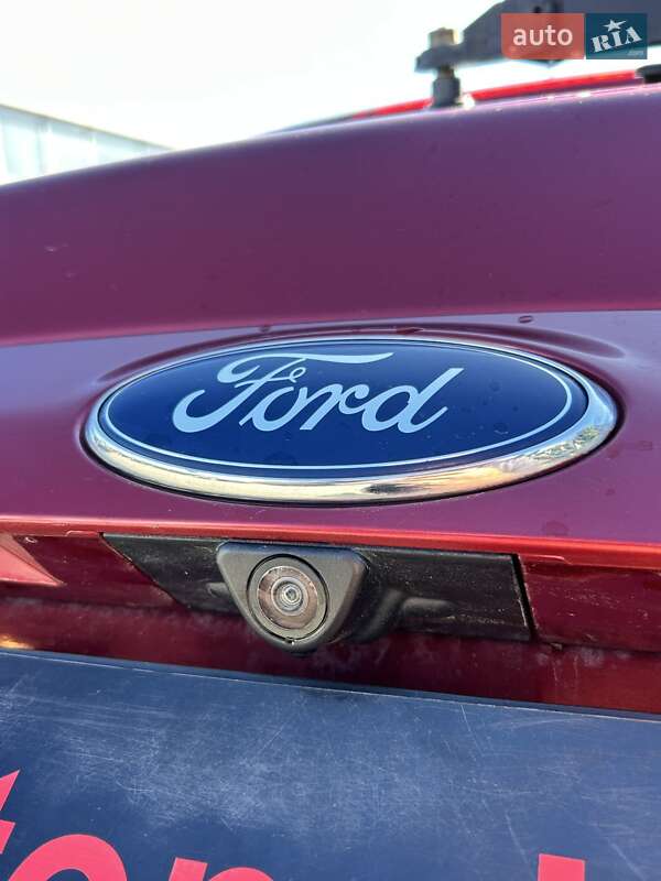 Внедорожник / Кроссовер Ford Escape 2015 в Сумах