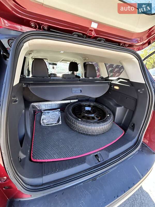 Внедорожник / Кроссовер Ford Escape 2015 в Сумах