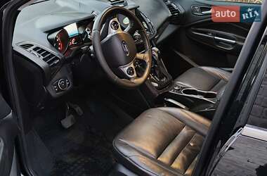Позашляховик / Кросовер Ford Escape 2015 в 
