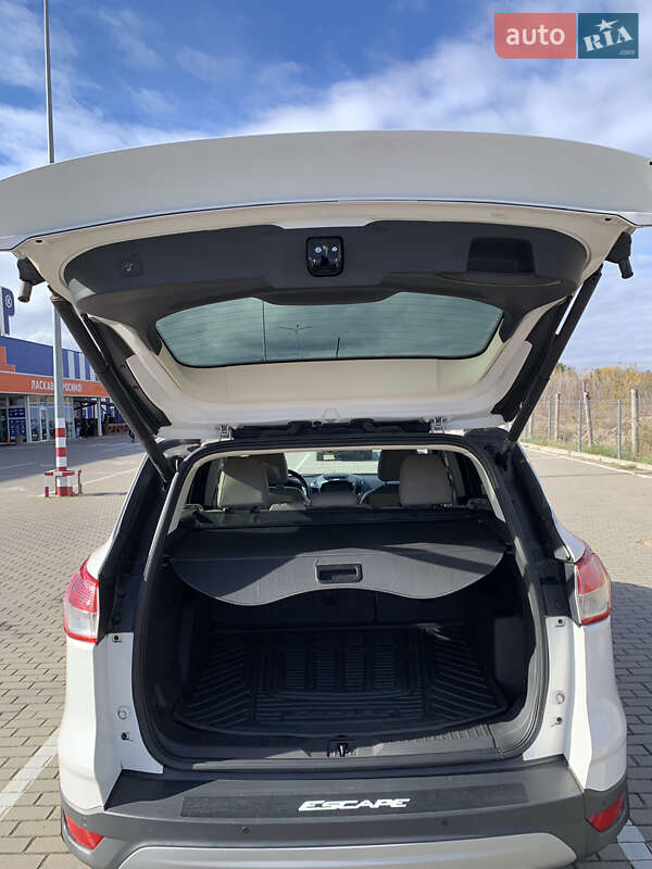 Внедорожник / Кроссовер Ford Escape 2015 в Дубно