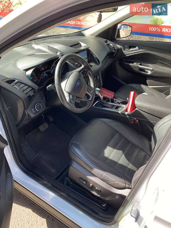 Внедорожник / Кроссовер Ford Escape 2018 в Черноморске