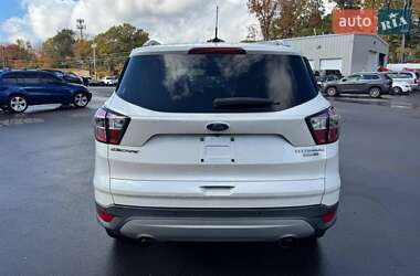 Позашляховик / Кросовер Ford Escape 2017 в 