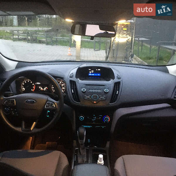 Позашляховик / Кросовер Ford Escape 2017 в Трускавці