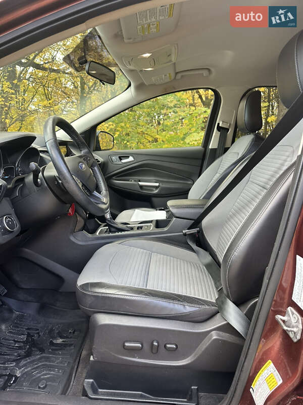 Позашляховик / Кросовер Ford Escape 2018 в Чернівцях