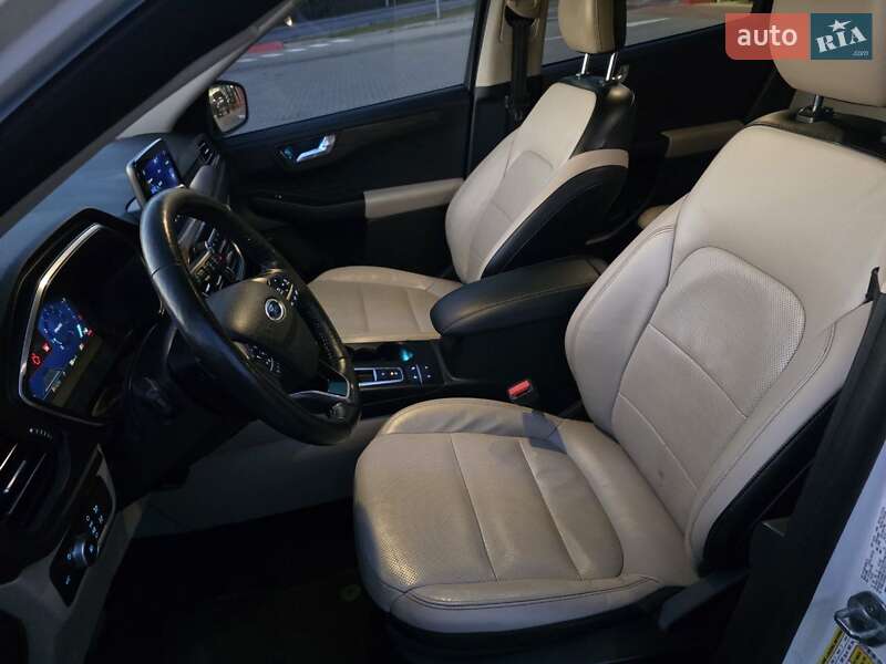 Позашляховик / Кросовер Ford Escape 2020 в Тернополі фото 38 Позашляховик / Кросовер Ford Escape 2020 в Тернополі
