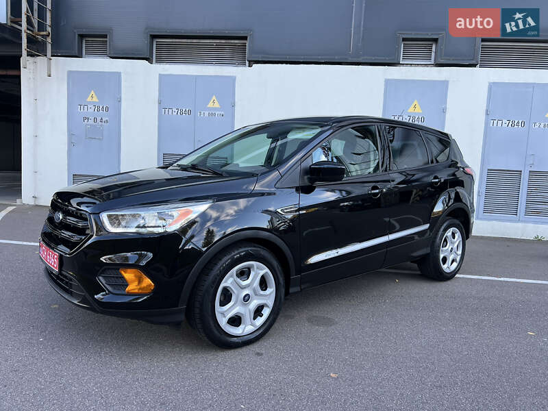 Внедорожник / Кроссовер Ford Escape 2017 в Киеве