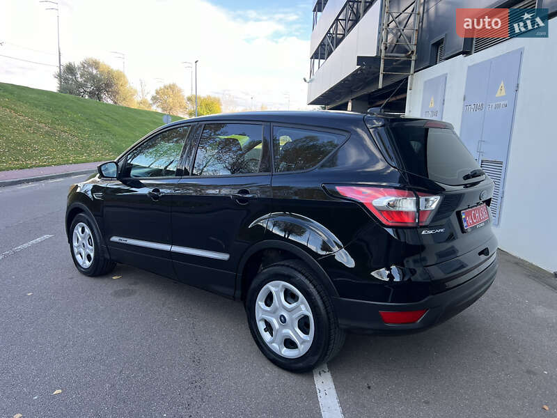 Внедорожник / Кроссовер Ford Escape 2017 в Киеве