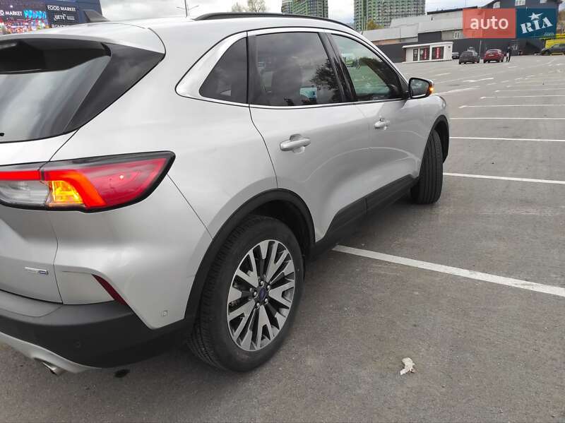 Внедорожник / Кроссовер Ford Escape 2020 в Киеве