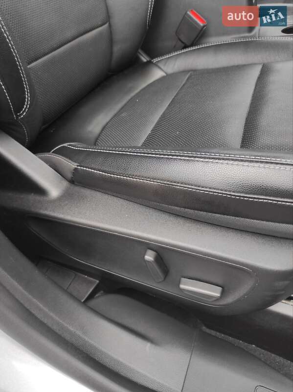 Внедорожник / Кроссовер Ford Escape 2020 в Киеве