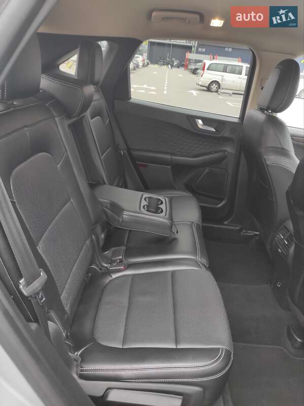 Внедорожник / Кроссовер Ford Escape 2020 в Киеве