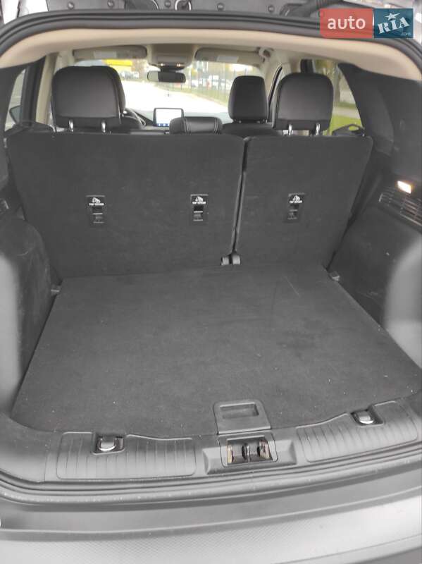 Внедорожник / Кроссовер Ford Escape 2020 в Киеве