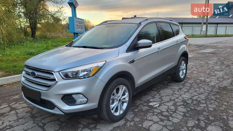 Внедорожник / Кроссовер Ford Escape 2019 в Дубно