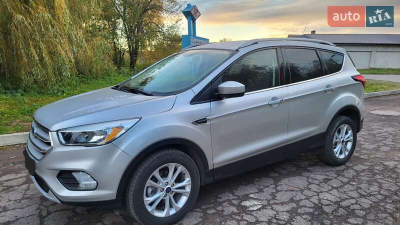 Внедорожник / Кроссовер Ford Escape 2019 в Дубно