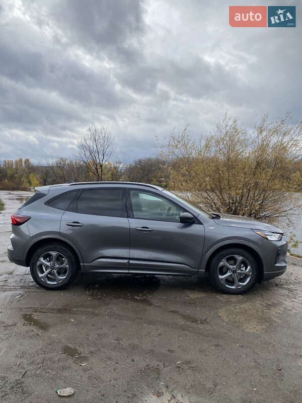 Внедорожник / Кроссовер Ford Escape 2023 в Киеве