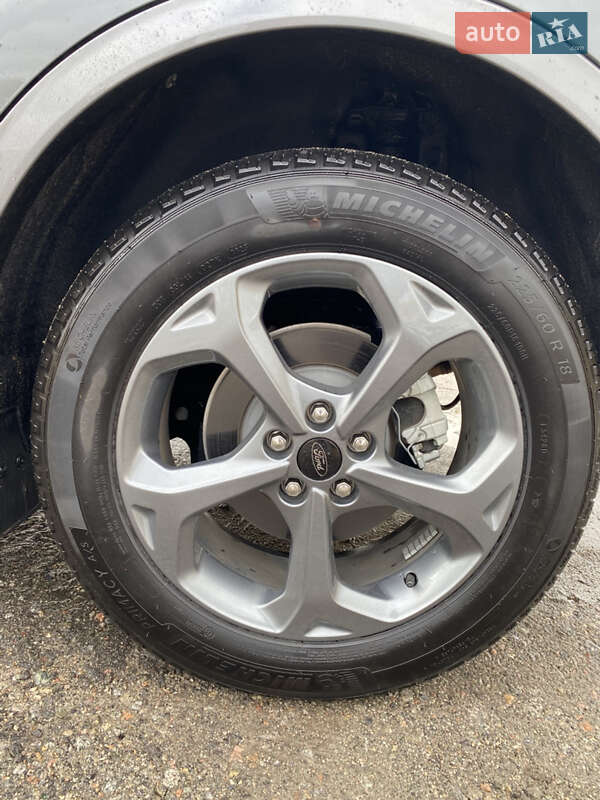 Внедорожник / Кроссовер Ford Escape 2023 в Киеве