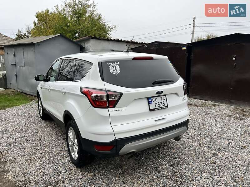 Внедорожник / Кроссовер Ford Escape 2017 в Александрие