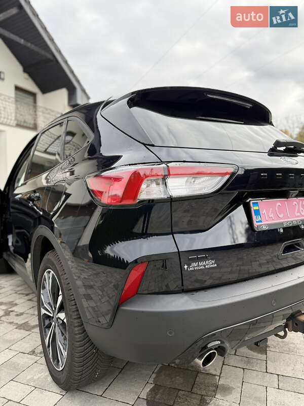 Позашляховик / Кросовер Ford Escape 2021 в Сваляві