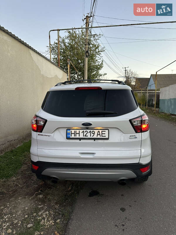 Внедорожник / Кроссовер Ford Escape 2018 в Черноморске