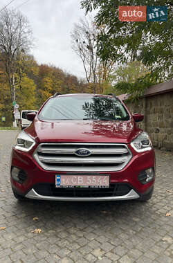 Внедорожник / Кроссовер Ford Escape 2017 в Черновцах