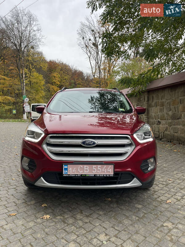 Позашляховик / Кросовер Ford Escape 2017 в Чернівцях фото Позашляховик / Кросовер Ford Escape 2017 в Чернівцях