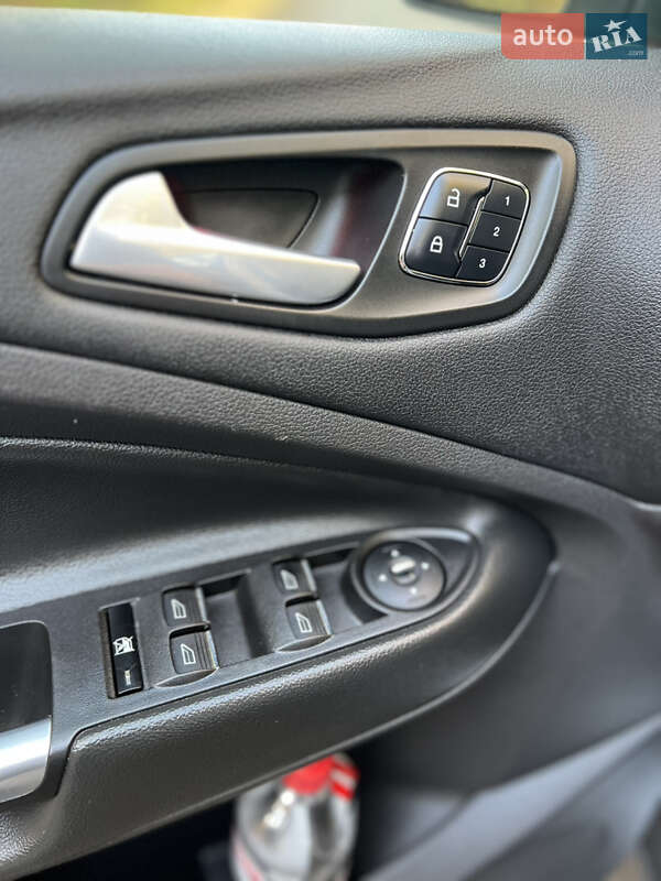 Внедорожник / Кроссовер Ford Escape 2015 в Киеве фото 16 Внедорожник / Кроссовер Ford Escape 2015 в Киеве