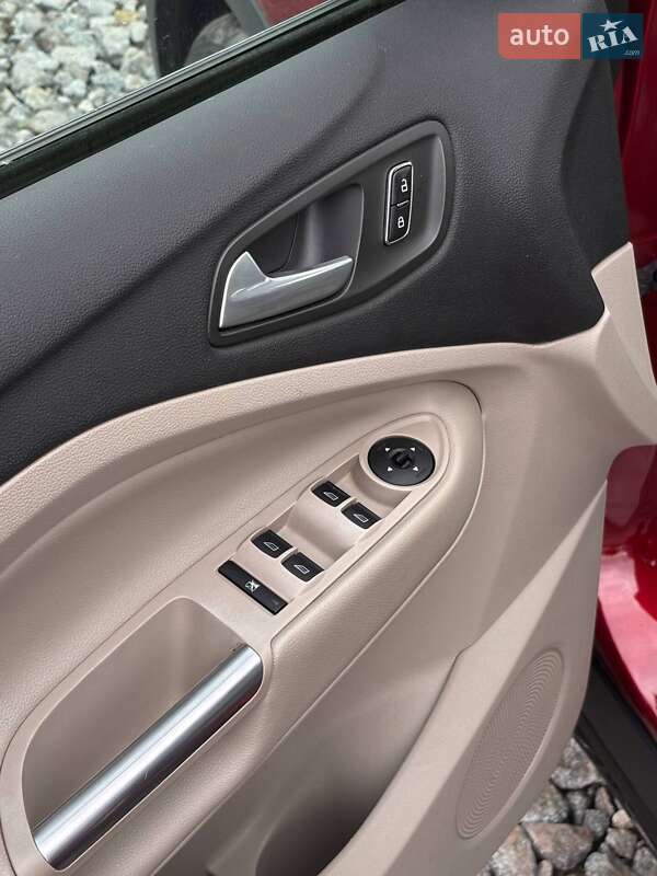 Внедорожник / Кроссовер Ford Escape 2015 в Львове