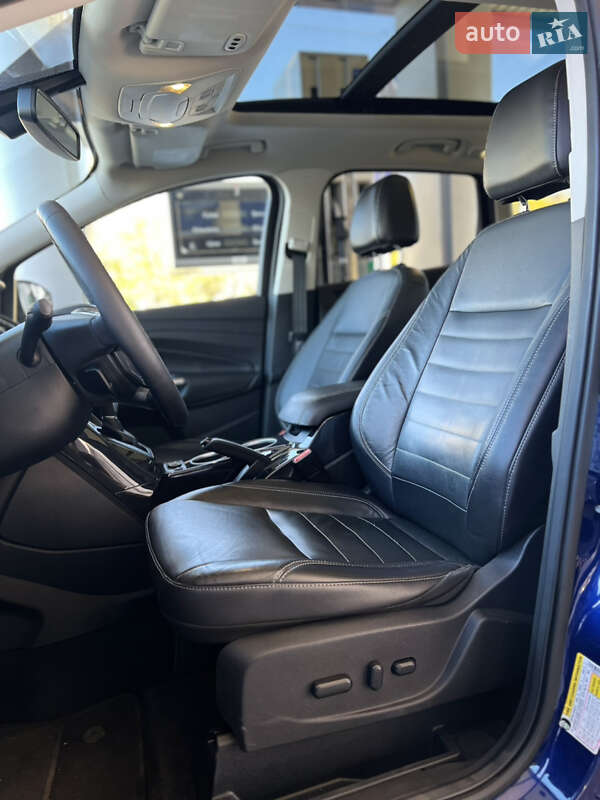 Позашляховик / Кросовер Ford Escape 2015 в Миколаєві