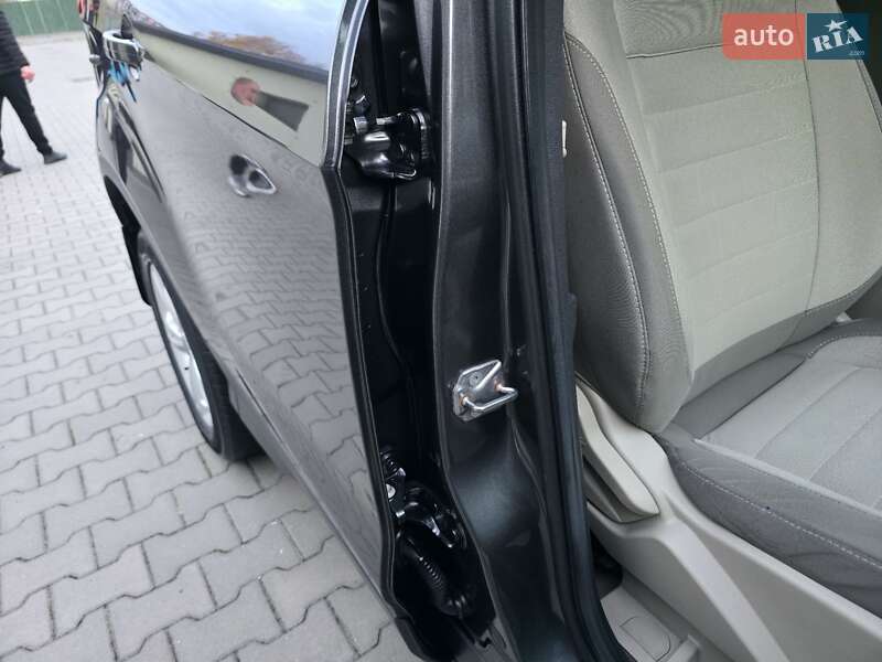 Позашляховик / Кросовер Ford Escape 2016 в Хмельницькому фото 36 Позашляховик / Кросовер Ford Escape 2016 в Хмельницькому