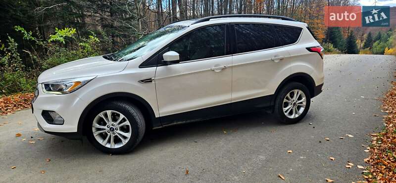 Внедорожник / Кроссовер Ford Escape 2018 в Трускавце