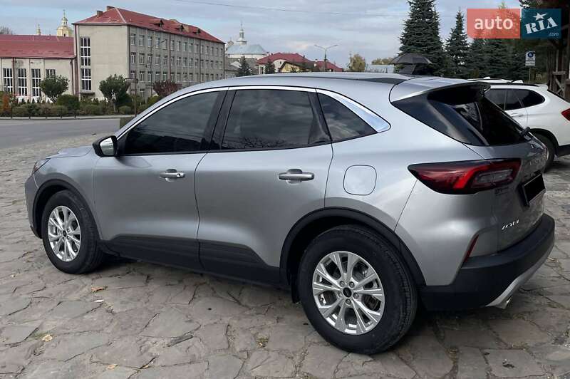 Позашляховик / Кросовер Ford Escape 2023 в Золочеві