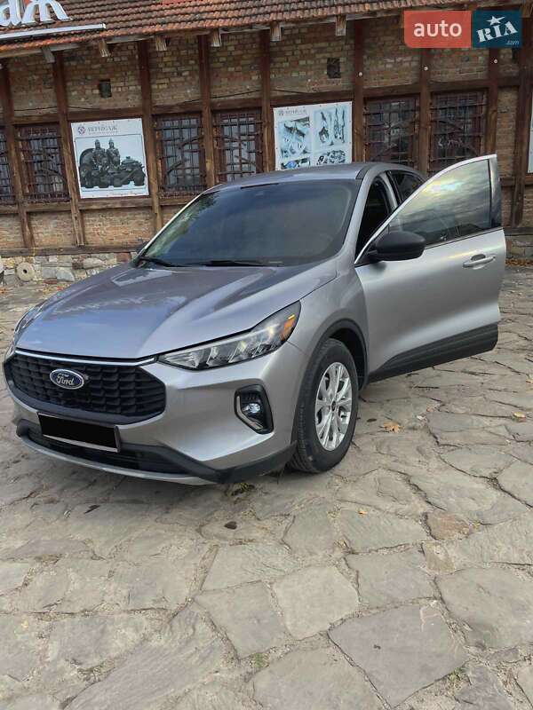 Позашляховик / Кросовер Ford Escape 2023 в Золочеві