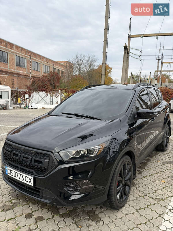 Внедорожник / Кроссовер Ford Escape 2017 в Черновцах