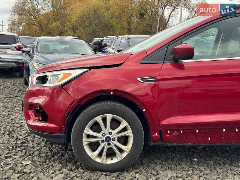 Позашляховик / Кросовер Ford Escape 2018 в Луцьку