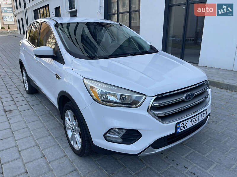 Внедорожник / Кроссовер Ford Escape 2017 в Ровно