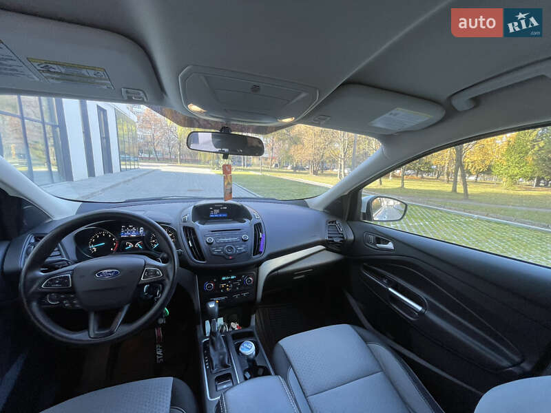 Внедорожник / Кроссовер Ford Escape 2017 в Ровно