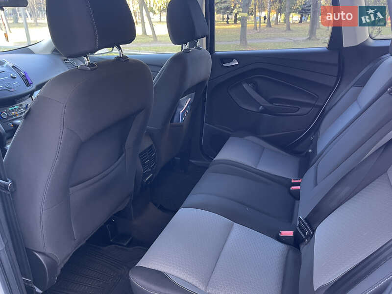 Внедорожник / Кроссовер Ford Escape 2017 в Ровно