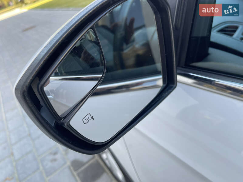 Внедорожник / Кроссовер Ford Escape 2017 в Ровно