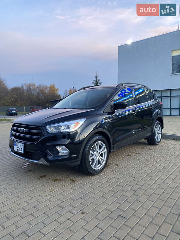 Внедорожник / Кроссовер Ford Escape 2019 в Ровно